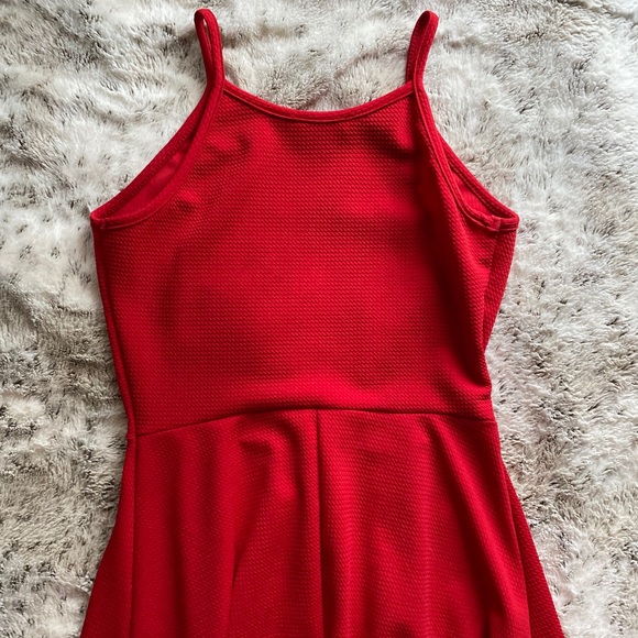 FORMAL RED DRESS - Picture 2 of 2